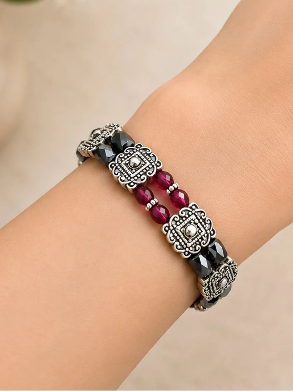 Black/Burgundy/Silver Magnetic Stretchy Bracelet - Picture 1 of 5